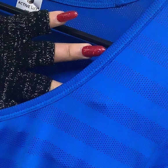 Active Life NEW - Sz M - Lightning Blue meshy-ish Gym work out cover sport shirt - Picture 5 of 7